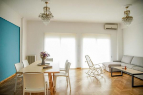 Athenian Blue - Family Apt 5' Minutes from Acropolis Museum